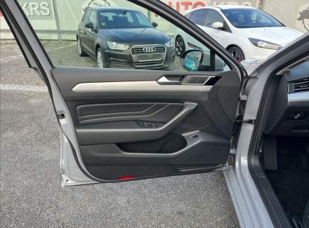 Volkswagen - Passat