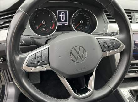 Volkswagen - Passat