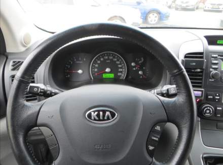 Kia - Carnival