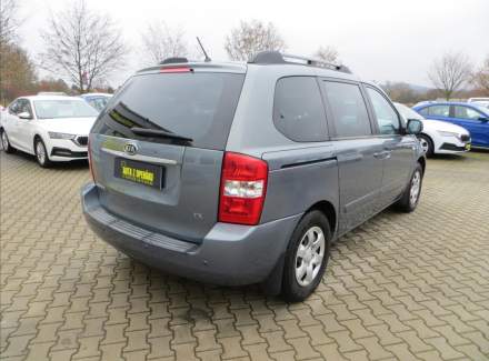 Kia - Carnival