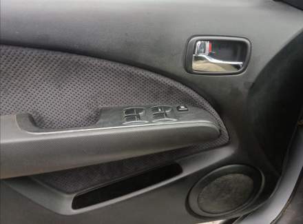 Mitsubishi - Outlander