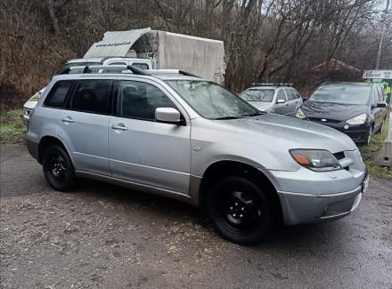 Mitsubishi - Outlander
