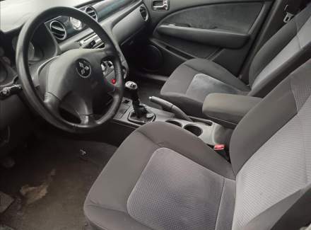 Mitsubishi - Outlander