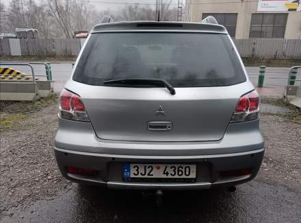 Mitsubishi - Outlander