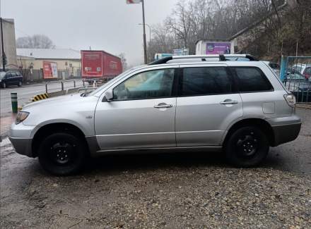Mitsubishi - Outlander