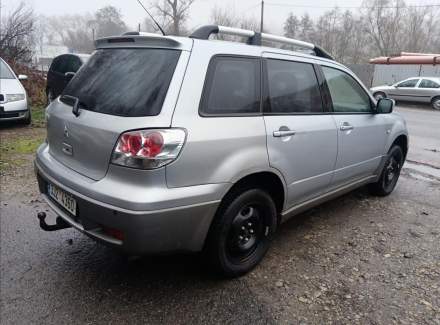Mitsubishi - Outlander