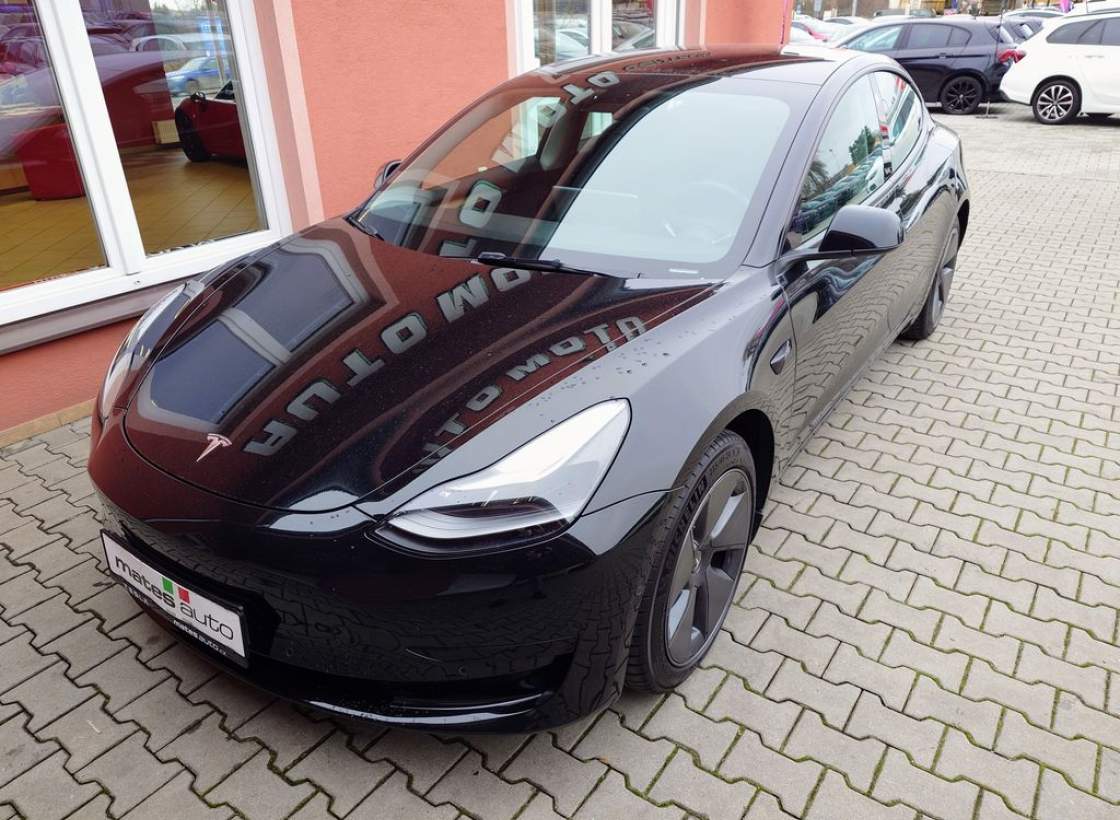 Tesla - Model 3