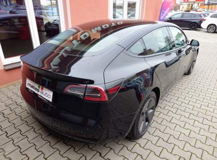Tesla - Model 3