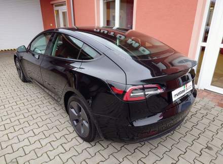 Tesla - Model 3