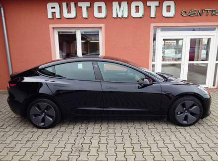 Tesla - Model 3