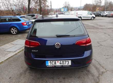 Volkswagen - Golf