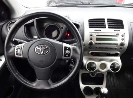 Toyota - Urban Cruiser