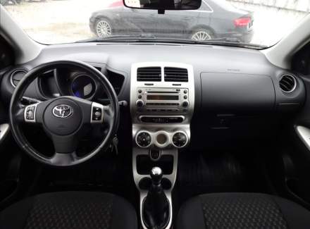 Toyota - Urban Cruiser