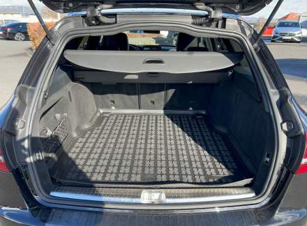 Mercedes-Benz - C-class