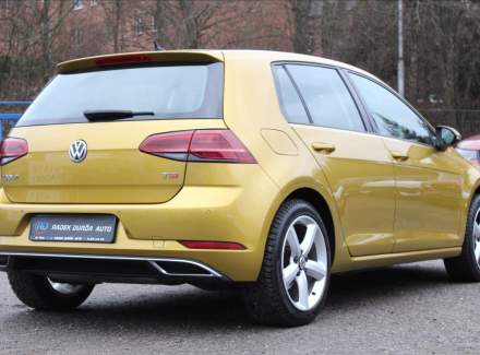 Volkswagen - Golf