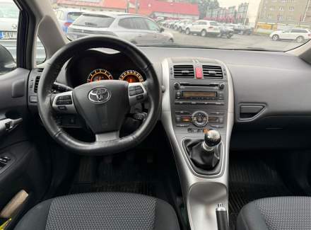 Toyota - Auris