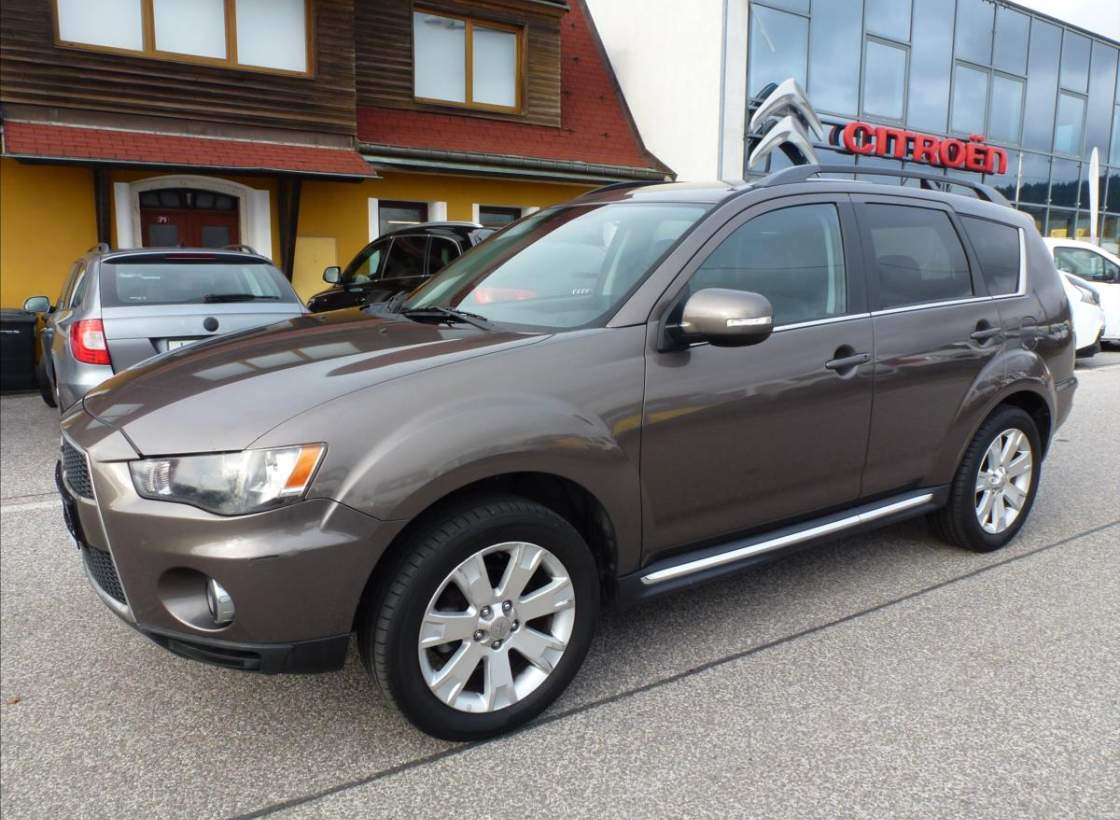 Mitsubishi - Outlander