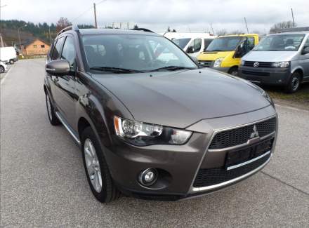 Mitsubishi - Outlander