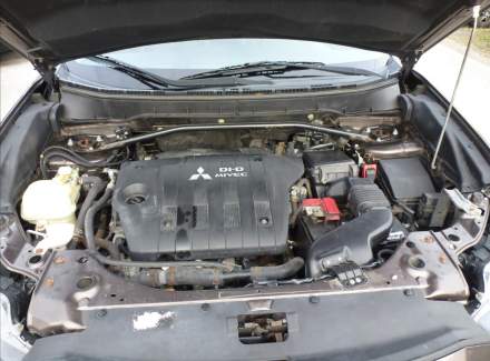 Mitsubishi - Outlander