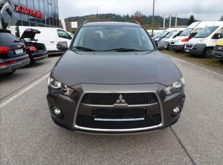 Mitsubishi - Outlander