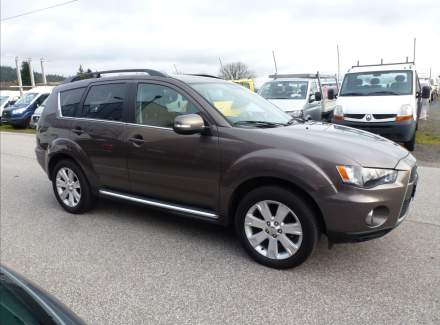 Mitsubishi - Outlander
