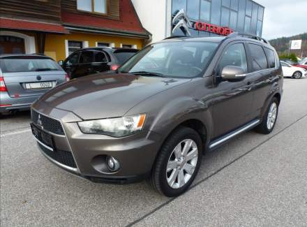 Mitsubishi - Outlander