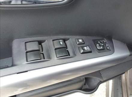 Mitsubishi - Outlander