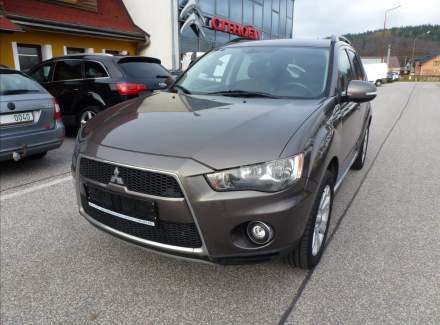 Mitsubishi - Outlander