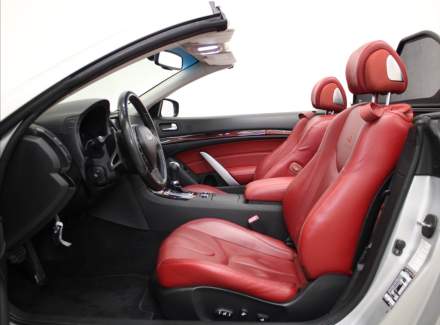 Infiniti - G37
