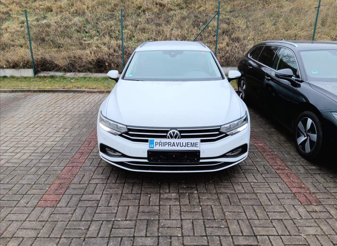 Volkswagen - Passat