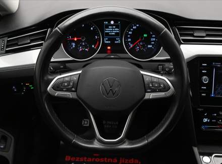 Volkswagen - Passat
