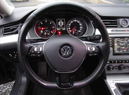 Volkswagen - Passat
