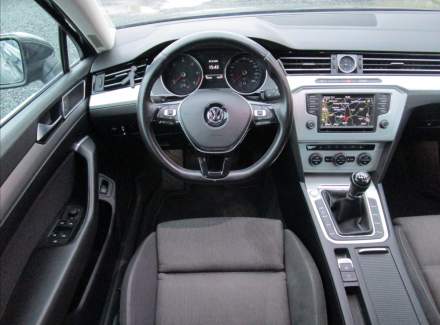 Volkswagen - Passat