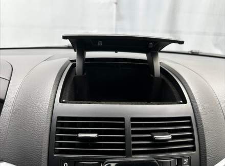 Volkswagen - Touareg