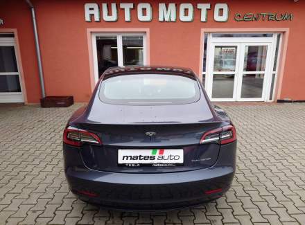 Tesla - Model 3