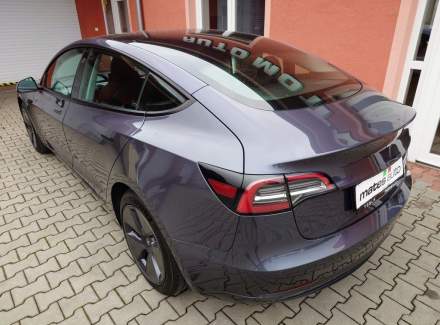 Tesla - Model 3