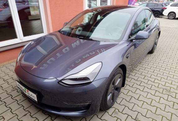 Tesla - Model 3