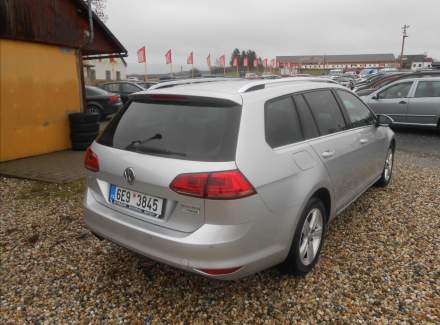 Volkswagen - Golf