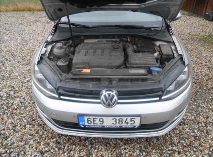 Volkswagen - Golf