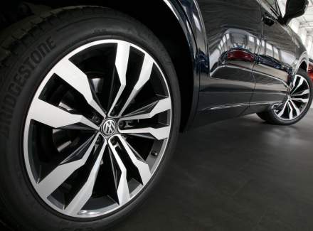 Volkswagen - Touareg