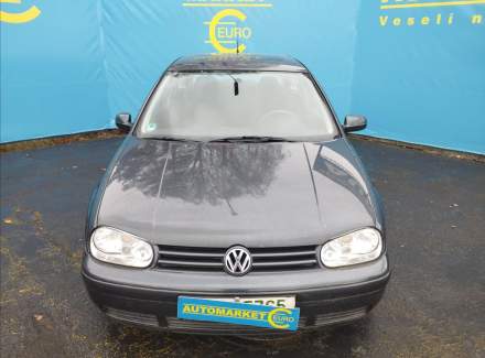 Volkswagen - Golf