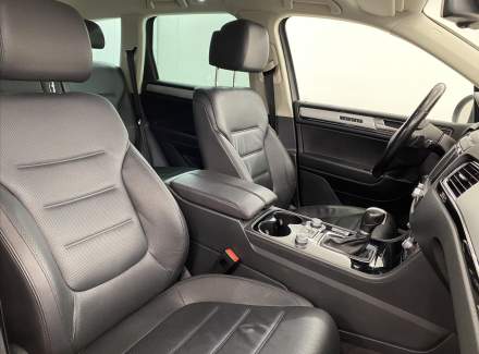 Volkswagen - Touareg