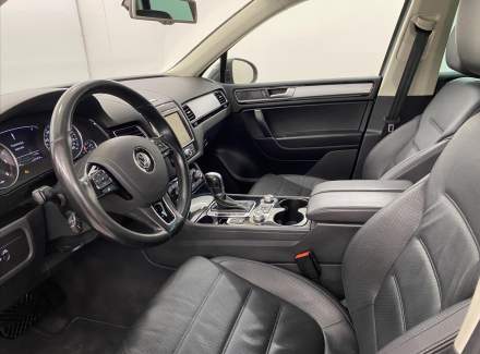 Volkswagen - Touareg