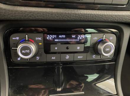 Volkswagen - Touareg