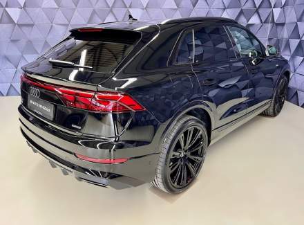 Audi - Q8