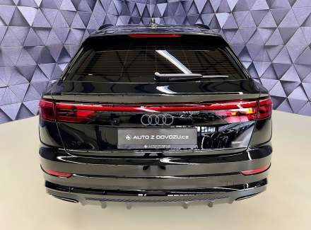 Audi - Q8