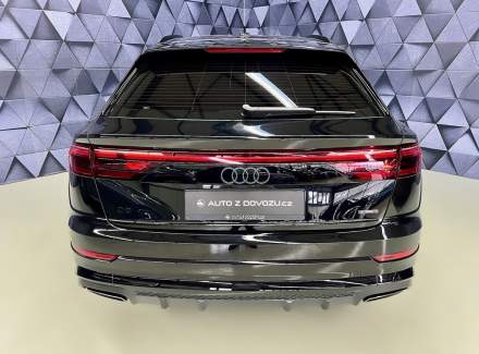 Audi - Q8