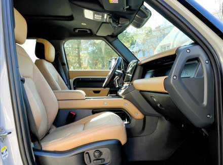 Land Rover - Defender