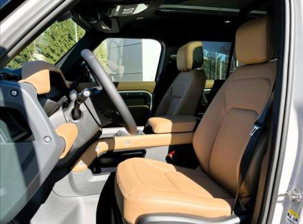 Land Rover - Defender