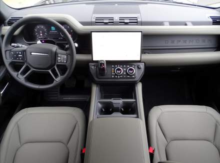 Land Rover - Defender